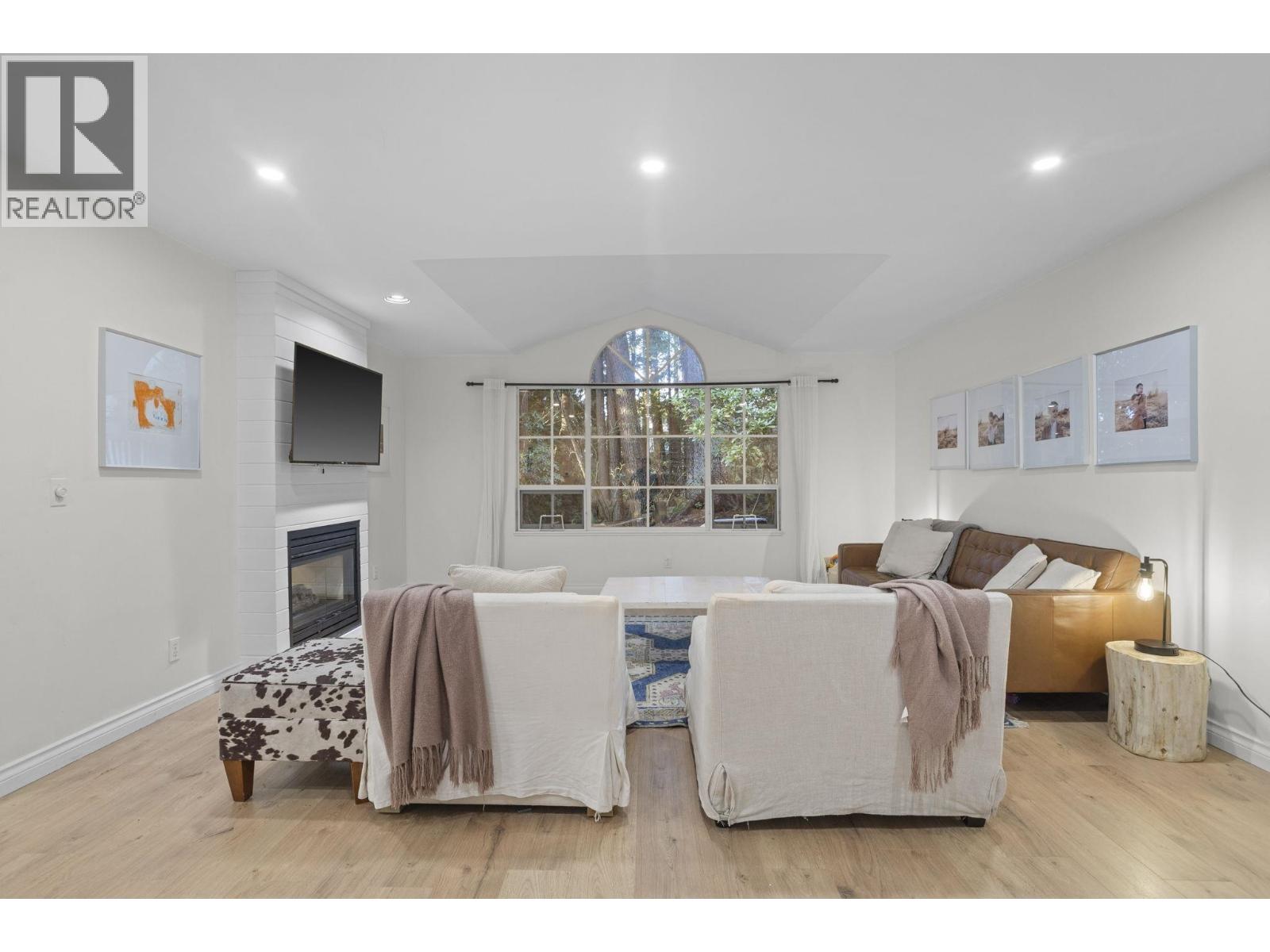 31 Deerwood Place, Port Moody, British Columbia  V3H 4X7 - Photo 3 - R3081401