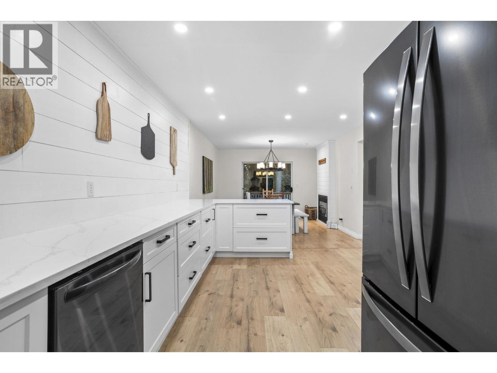 31 Deerwood Place, Port Moody, British Columbia  V3H 4X7 - Photo 13 - R3081401