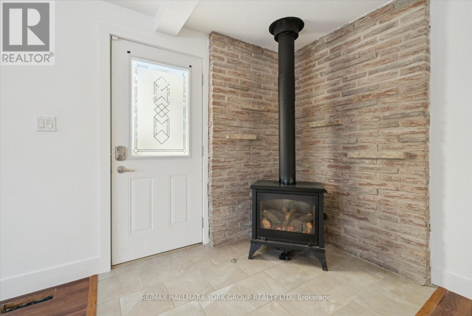 Upper - 27008 Kennedy Road, Georgina (Historic Lakeshore Communities), Ontario  L0E 1S0 - Photo 15 - N12648558