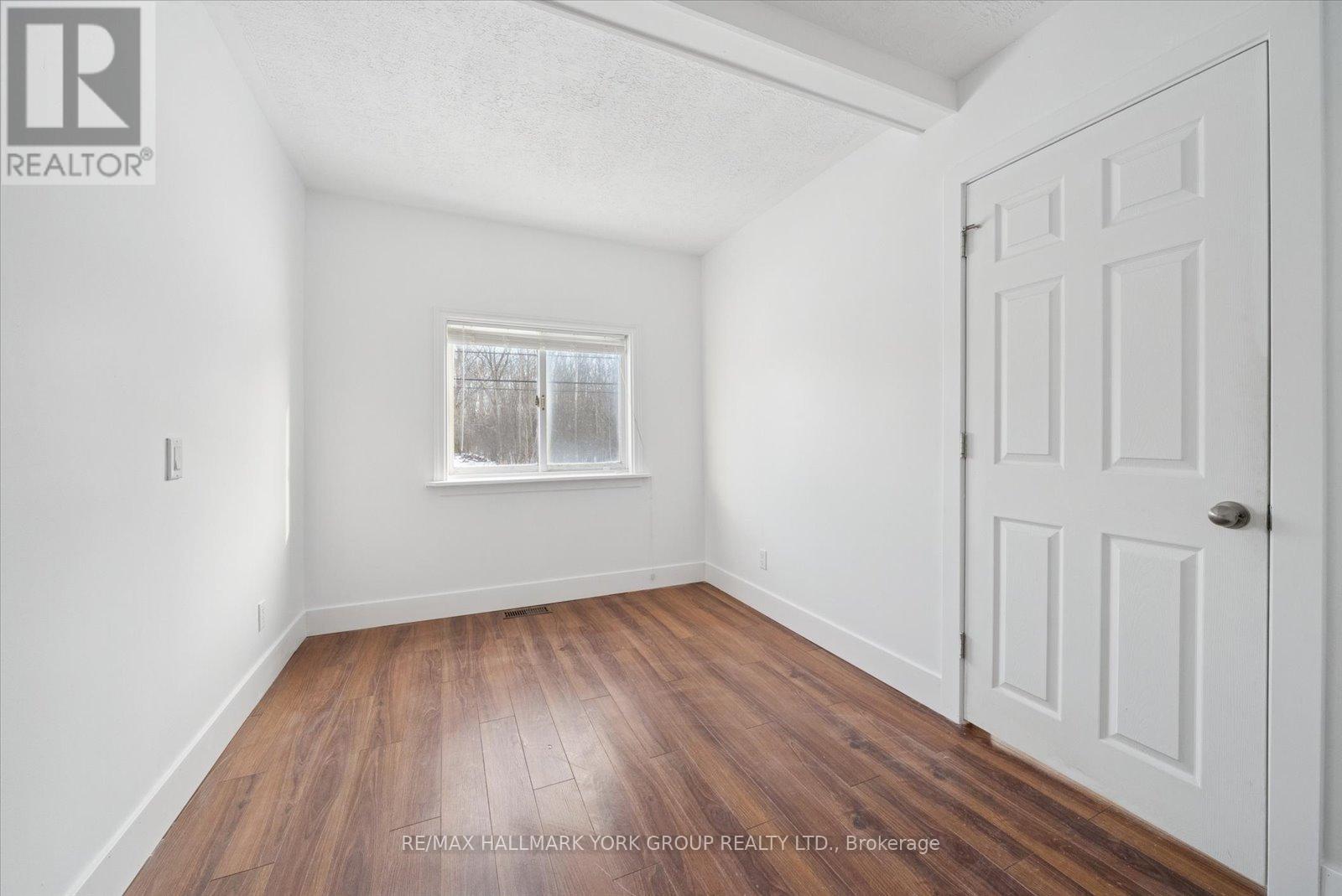 Upper - 27008 Kennedy Road, Georgina (Historic Lakeshore Communities), Ontario  L0E 1S0 - Photo 9 - N12648558