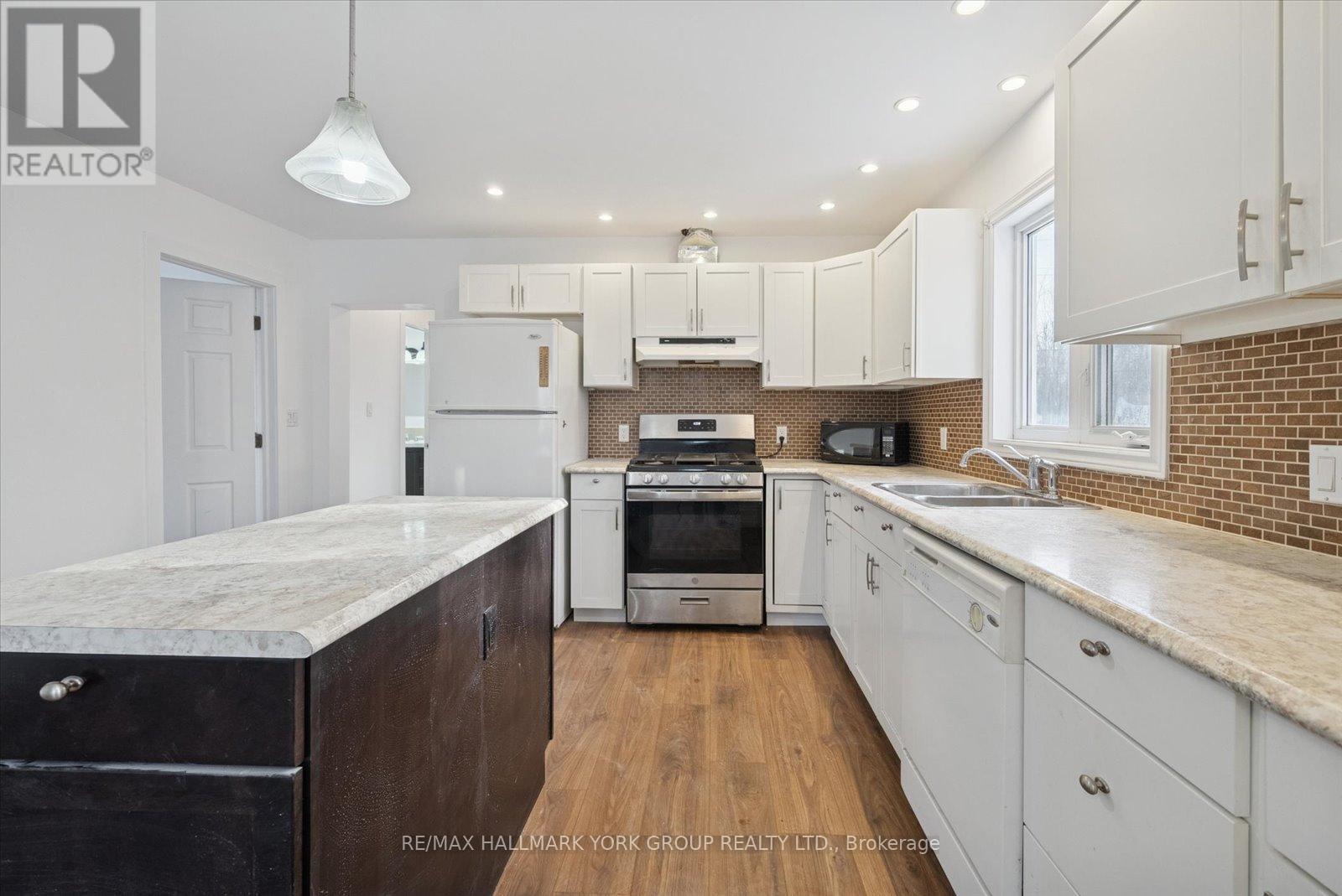 Upper - 27008 Kennedy Road, Georgina (Historic Lakeshore Communities), Ontario  L0E 1S0 - Photo 2 - N12648558