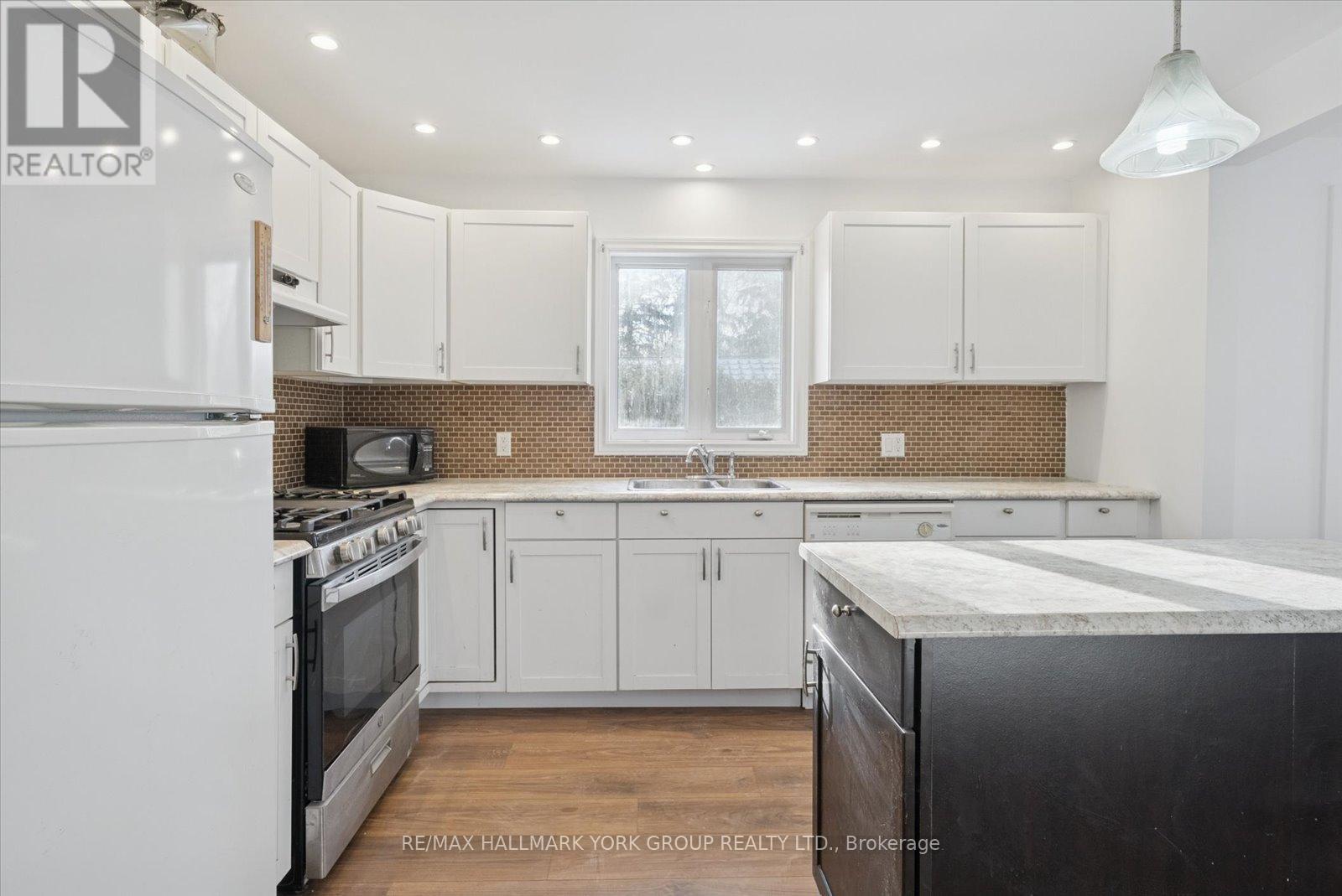 Upper - 27008 Kennedy Road, Georgina (Historic Lakeshore Communities), Ontario  L0E 1S0 - Photo 3 - N12648558