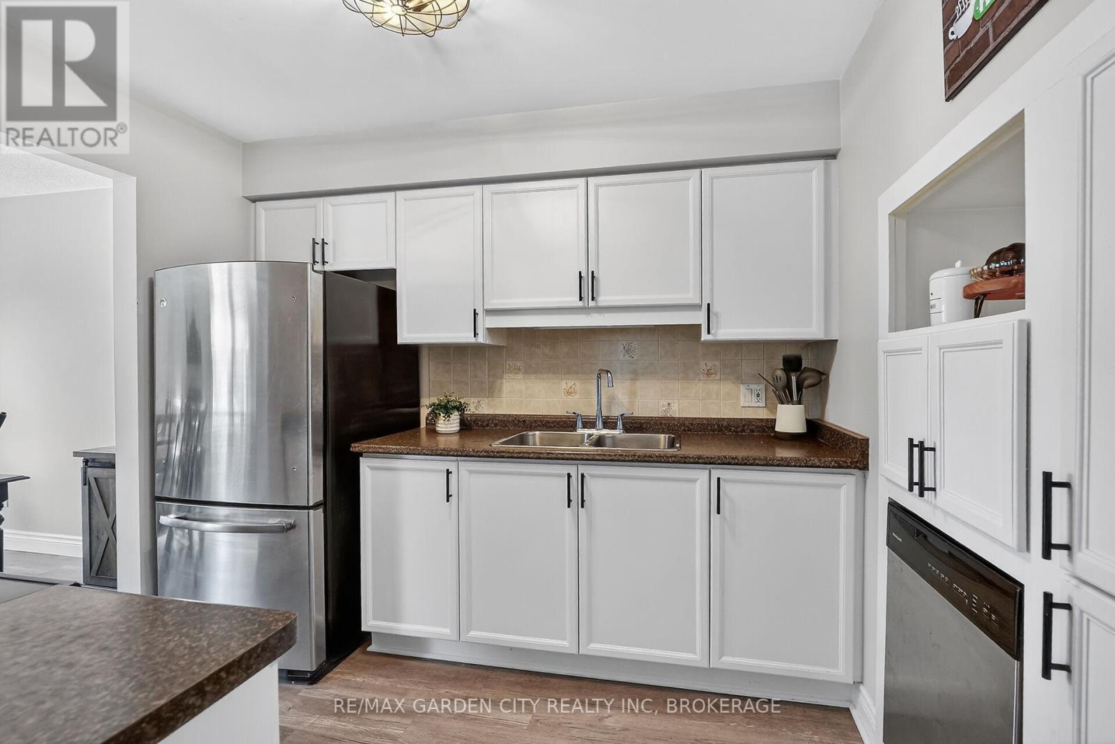 5 Maureen Court, Pelham (Fonthill), Ontario  L0S 1E4 - Photo 8 - X12714992