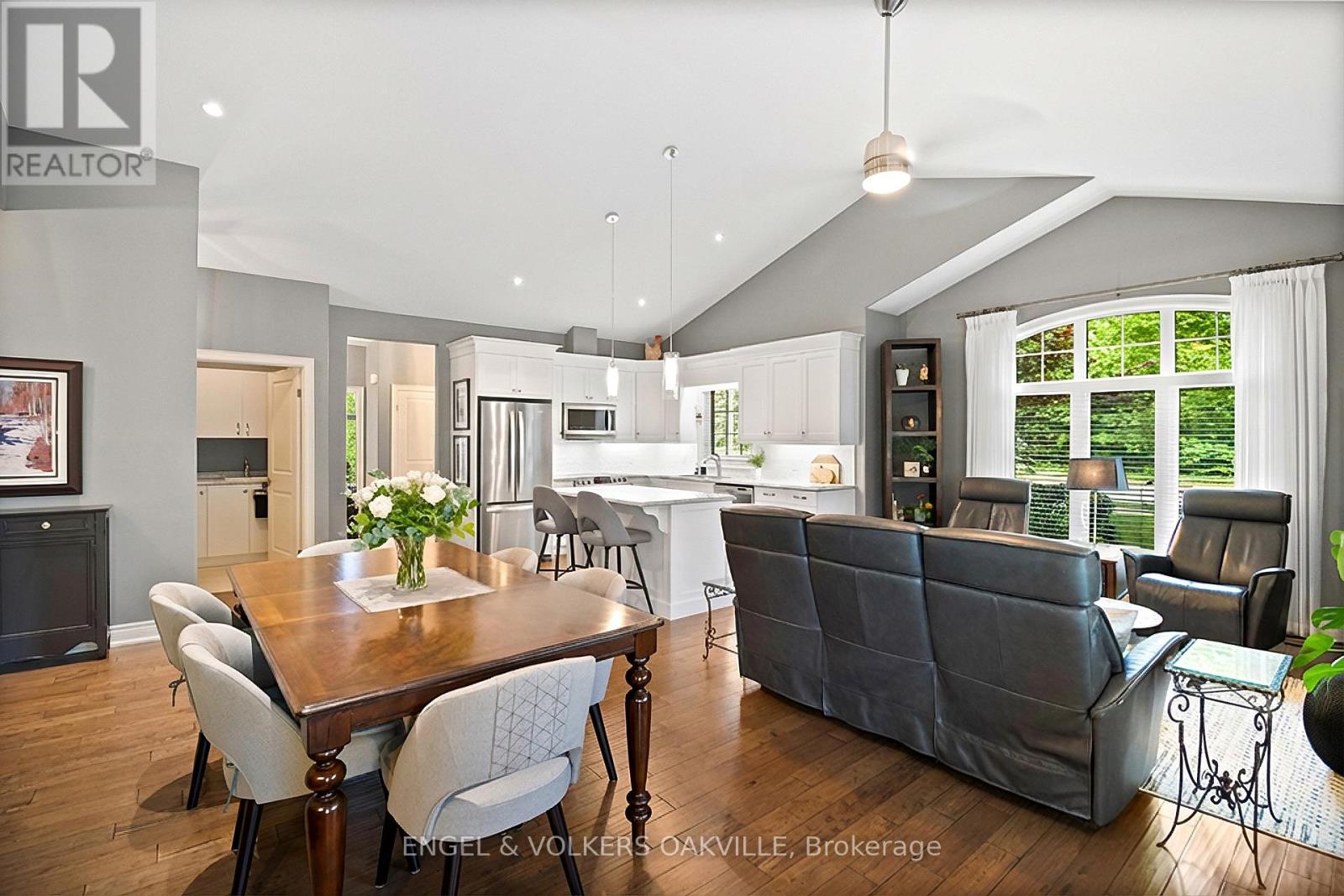 2 Sawmill Lane, Niagara-On-The-Lake, Ontario  L0S 1J1 - Photo 6 - X12715068