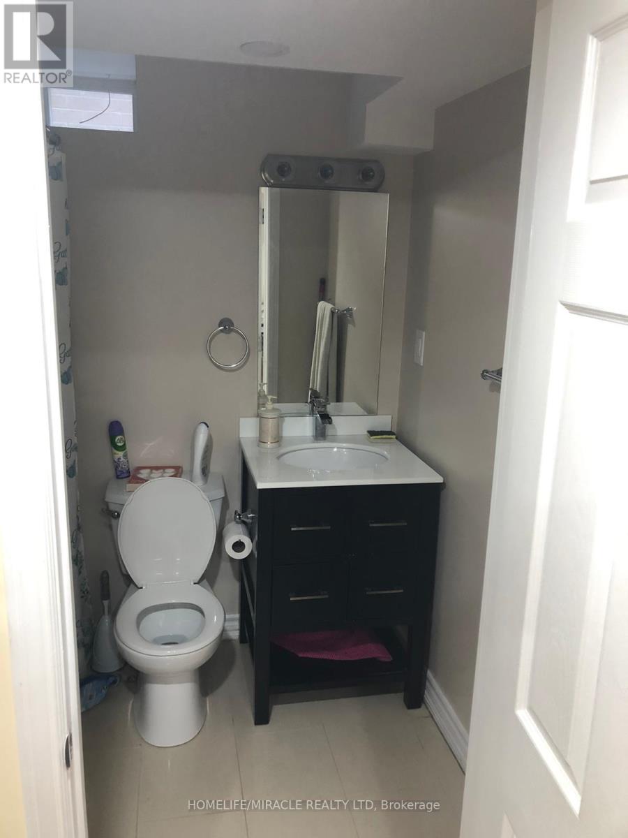 90 Roulette Crescent, Brampton, Ontario  L7A 0G4 - Photo 3 - W12713322