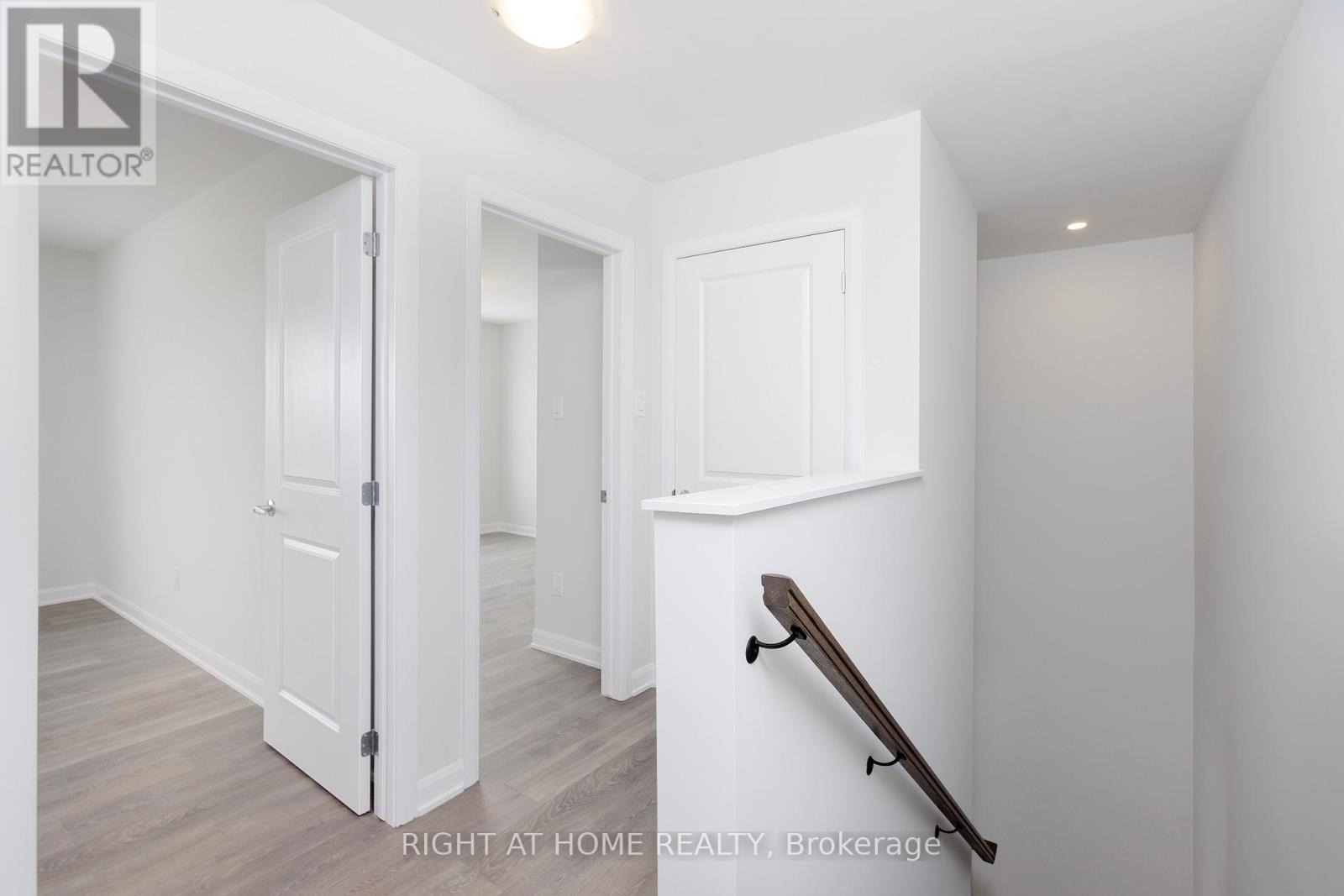 1221 Creekway Private, Ottawa, Ontario  K2T 0S8 - Photo 9 - X12652480