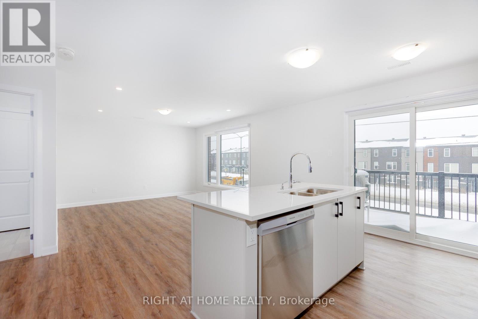 1221 Creekway Private, Ottawa, Ontario  K2T 0S8 - Photo 7 - X12652480