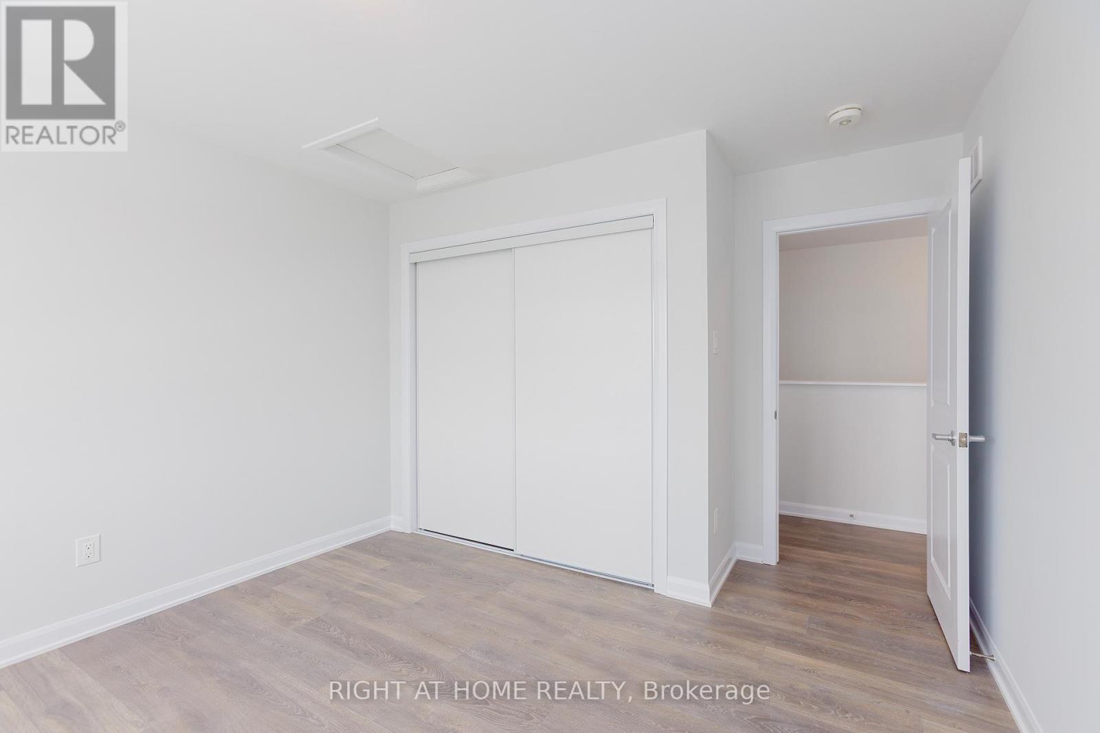 1221 Creekway Private, Ottawa, Ontario  K2T 0S8 - Photo 15 - X12652480