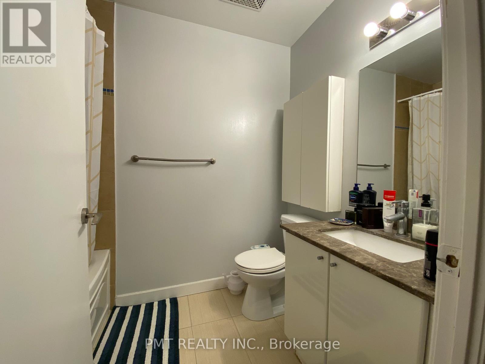 2804 - 18 Harbour Street, Toronto, Ontario  M5J 2Z6 - Photo 8 - C12714984