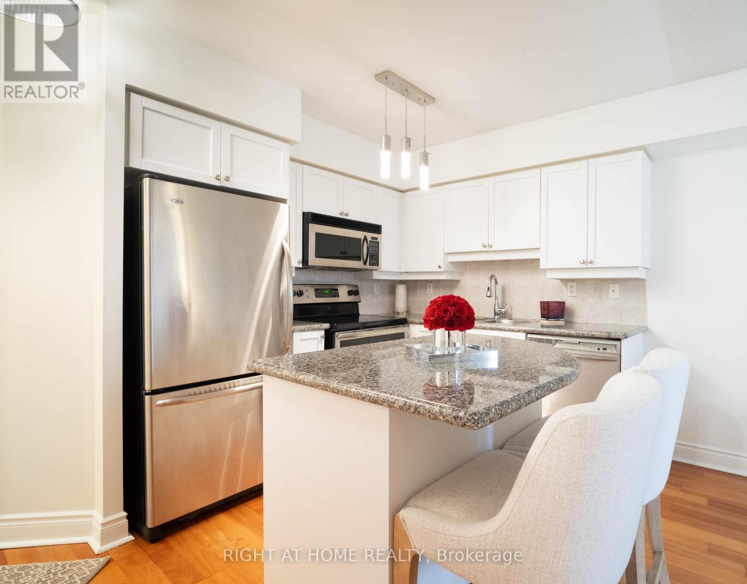 701 - 78 Harrison Garden Boulevard, Toronto, Ontario  M2N 7E2 - Photo 2 - C12715004