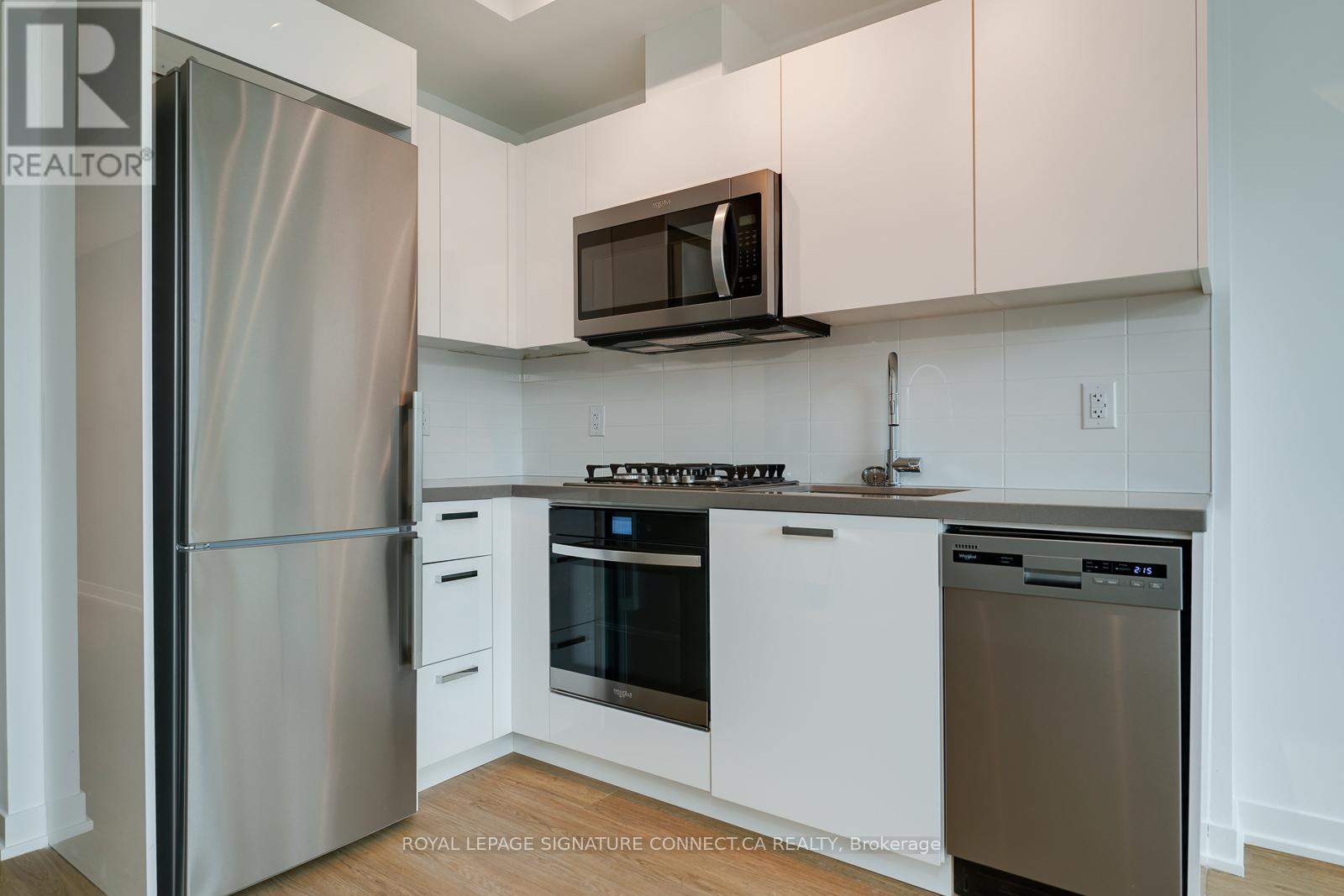 213 - 195 Mccaul Street, Toronto, Ontario  M5T 1W6 - Photo 3 - C12715082