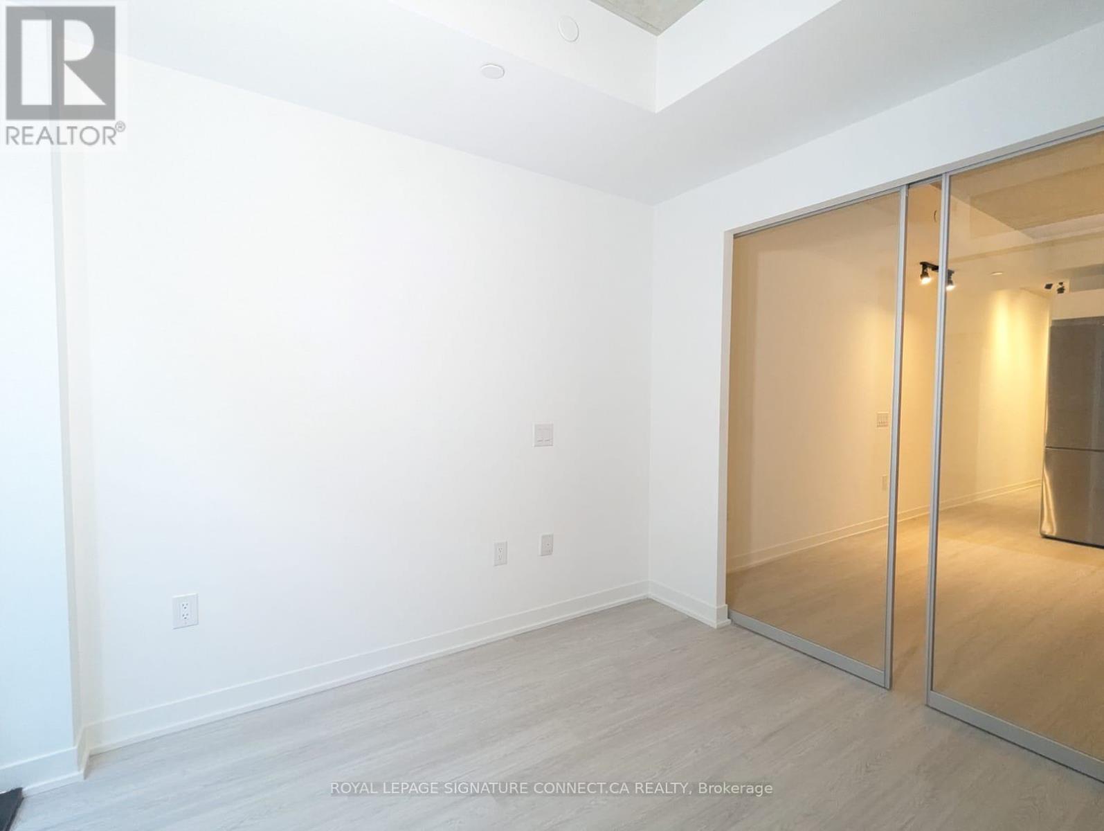 213 - 195 Mccaul Street, Toronto, Ontario  M5T 1W6 - Photo 8 - C12715082