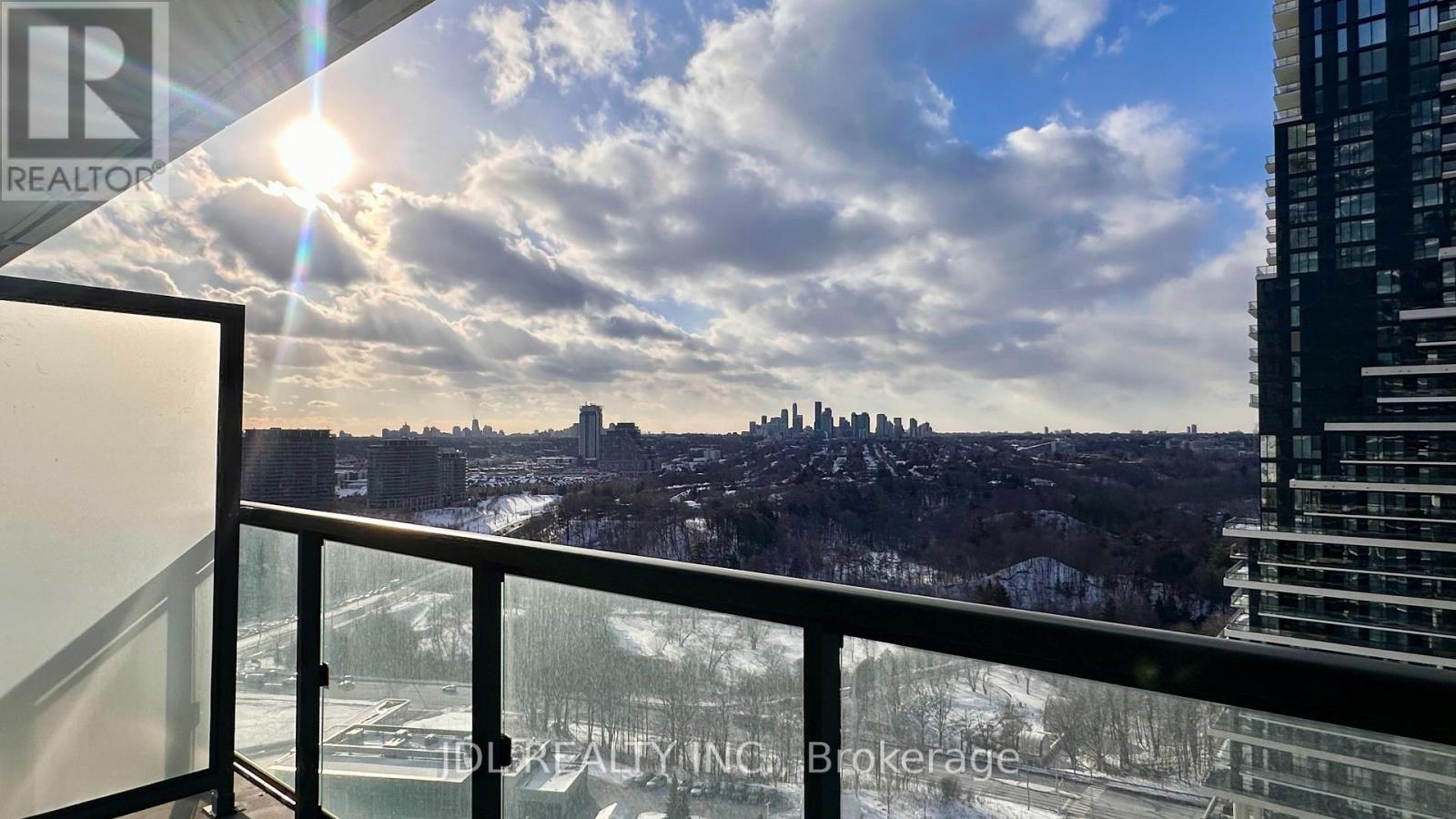 2001 - 30 Inn On The Park Drive, Toronto, Ontario  M3C 0P7 - Photo 2 - C12715088