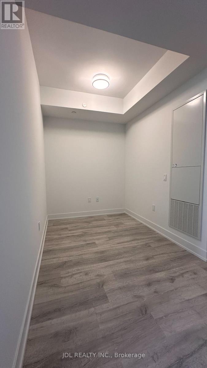 2001 - 30 Inn On The Park Drive, Toronto, Ontario  M3C 0P7 - Photo 6 - C12715088