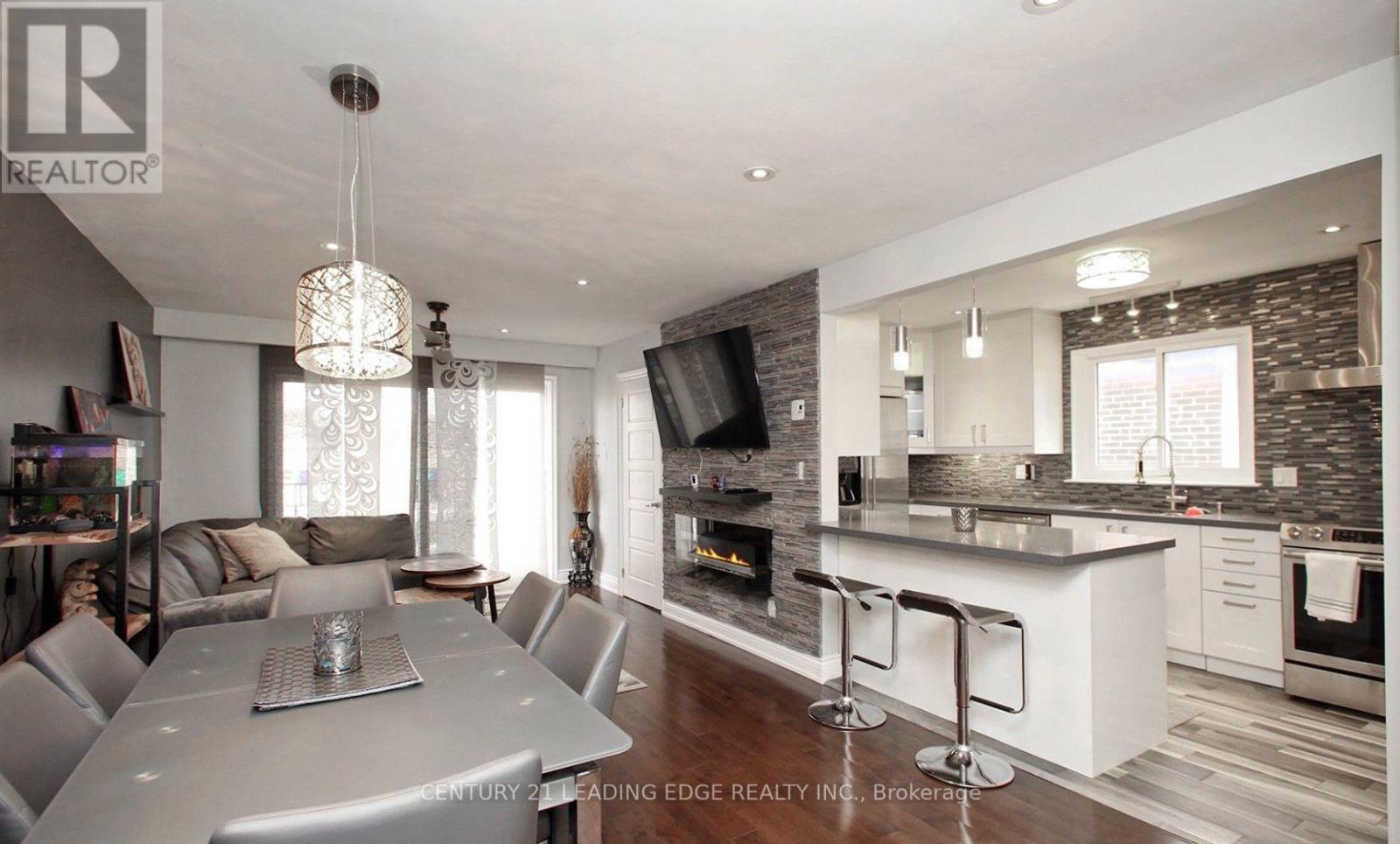 UPPER FLOOR UNIT ONE - 47 CHAPMAN AVENUE, Toronto, Ontario