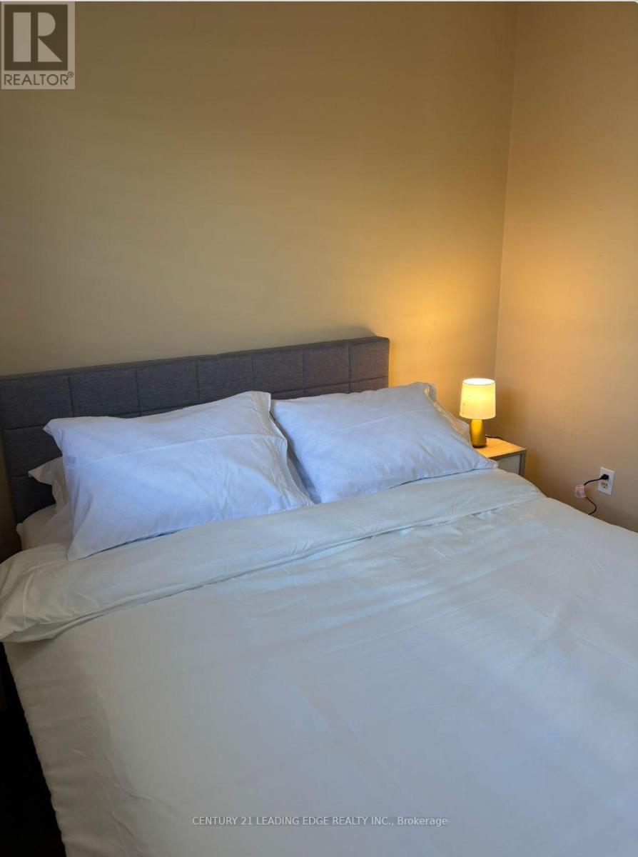 Main Flr - 47 Chapman Avenue, Toronto, Ontario  M4B 1C6 - Photo 15 - E12715034