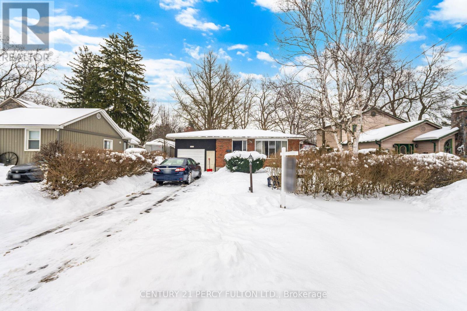 325 DYSON ROAD, Pickering, Ontario
