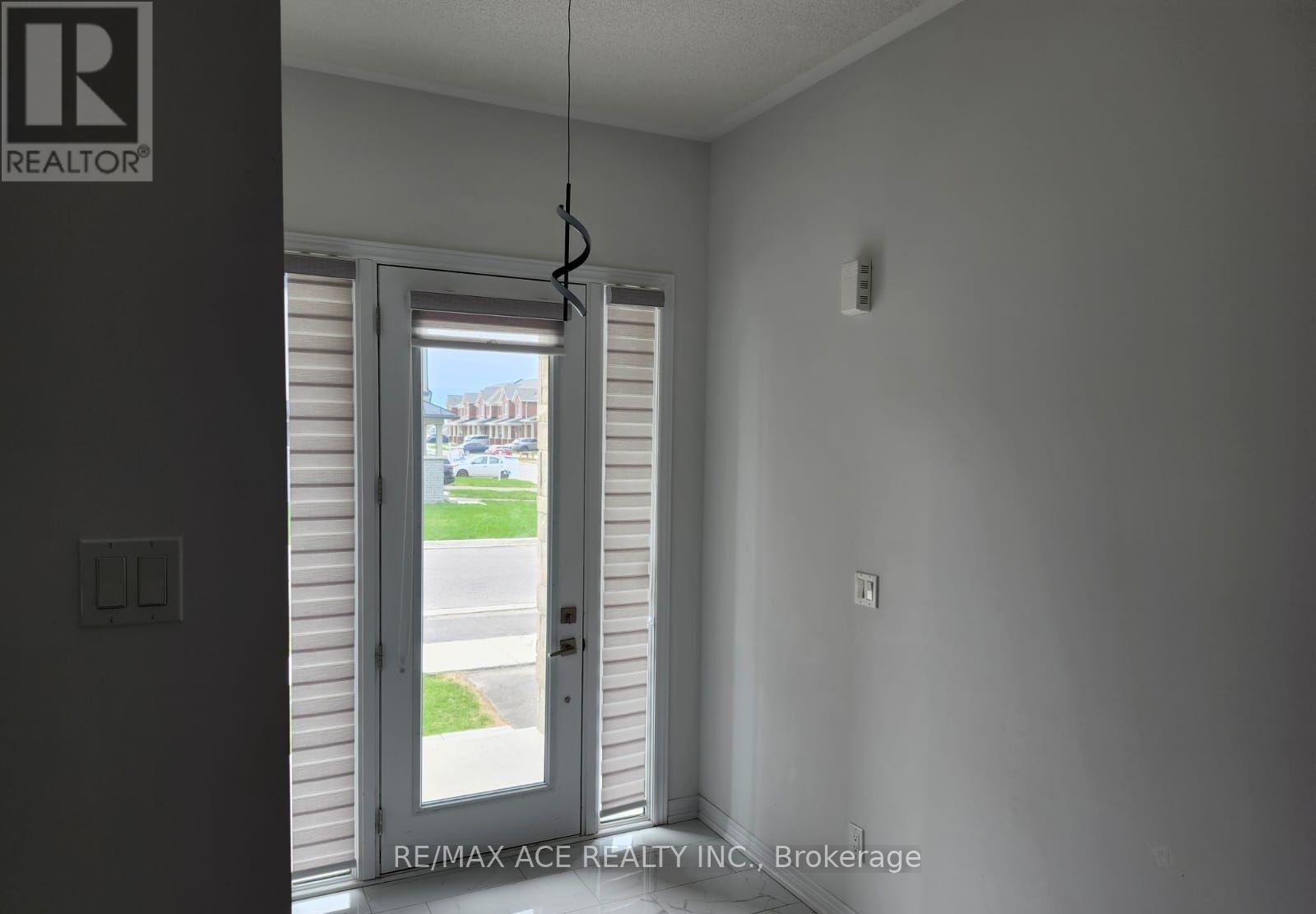 976 Andrew Murdoch Street W, Oshawa, Ontario  L1L 0S2 - Photo 2 - E12715092