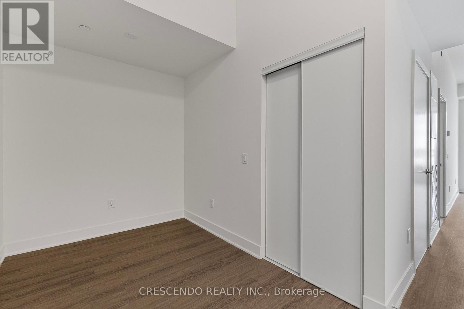 409 - 185 Deerfield Road, Newmarket, Ontario  L3Y 0G7 - Photo 9 - N12714996