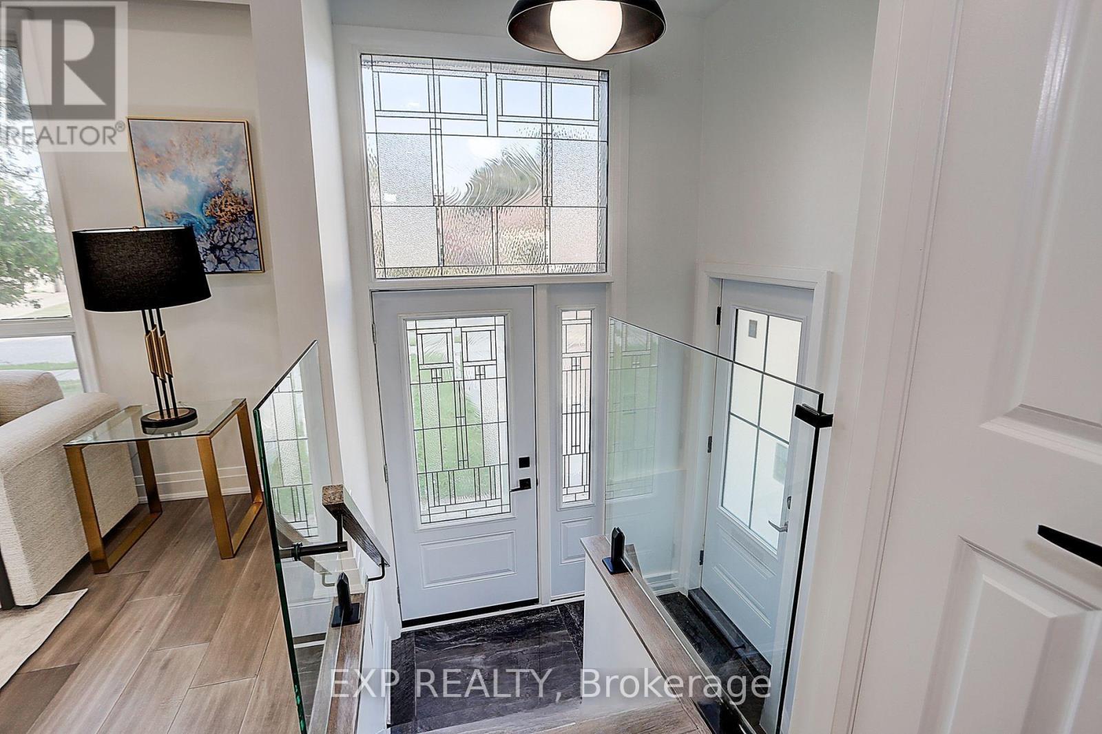 181 Maple Avenue, Richmond Hill, Ontario  L4C 1M2 - Photo 3 - N12715046