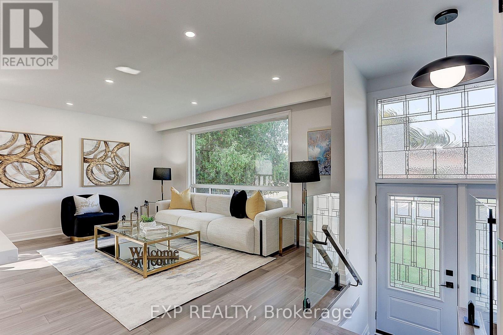 181 Maple Avenue, Richmond Hill, Ontario  L4C 1M2 - Photo 4 - N12715046