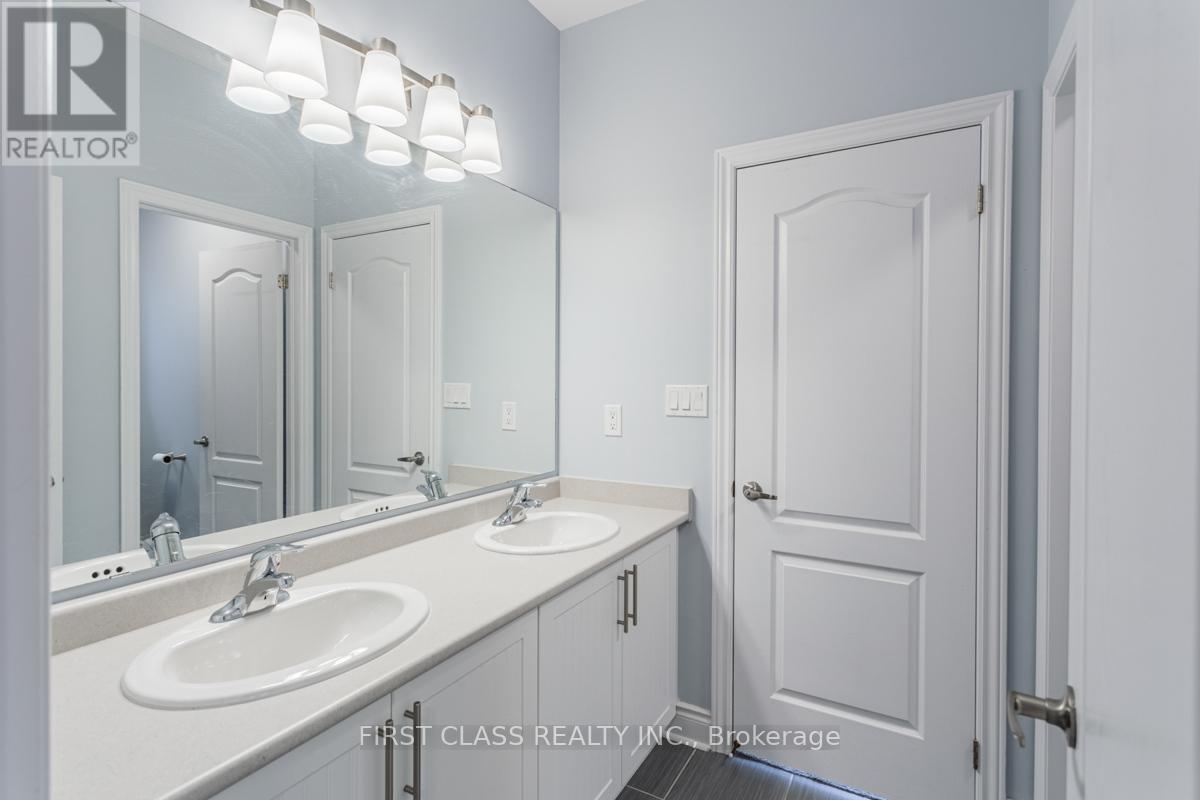 1123 Grainger Trail, Newmarket, Ontario  L3X 0G7 - Photo 18 - N12715078