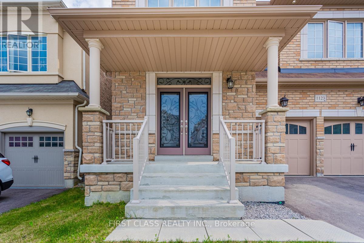 1123 Grainger Trail, Newmarket, Ontario  L3X 0G7 - Photo 2 - N12715078