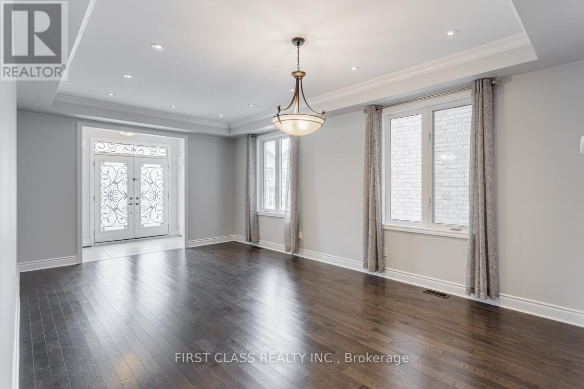 1123 Grainger Trail, Newmarket, Ontario  L3X 0G7 - Photo 3 - N12715078