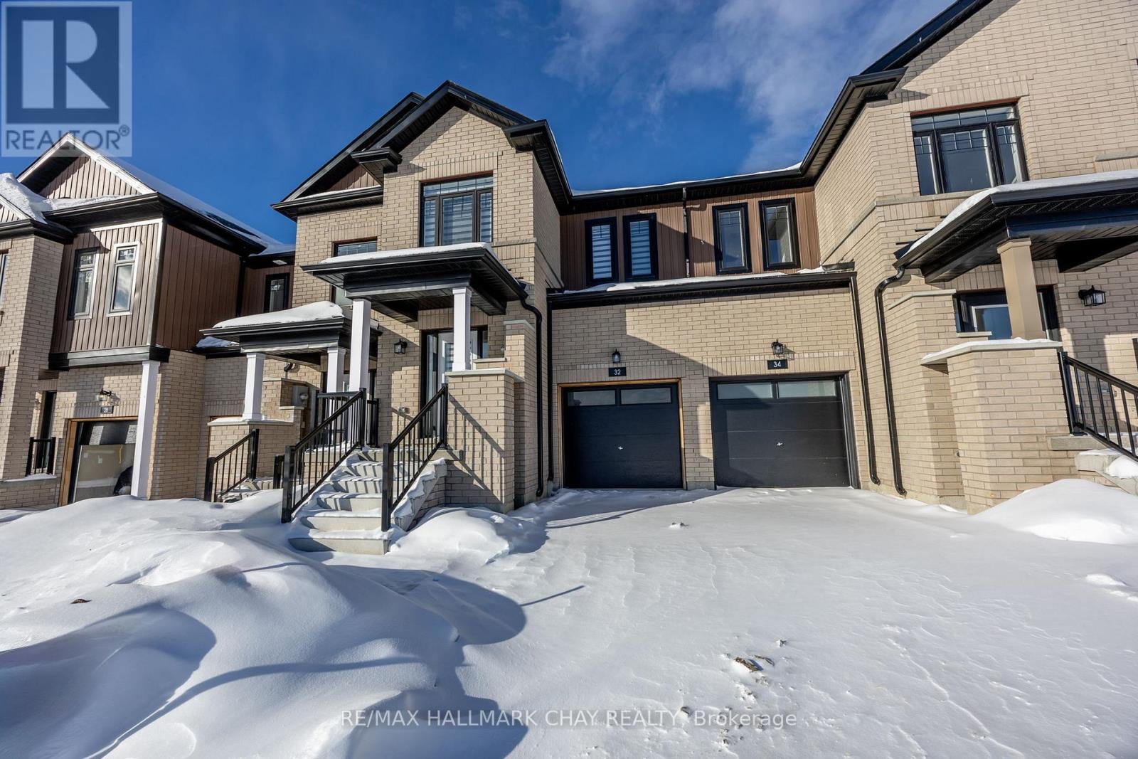 32 MCAUSH STREET, Barrie, Ontario