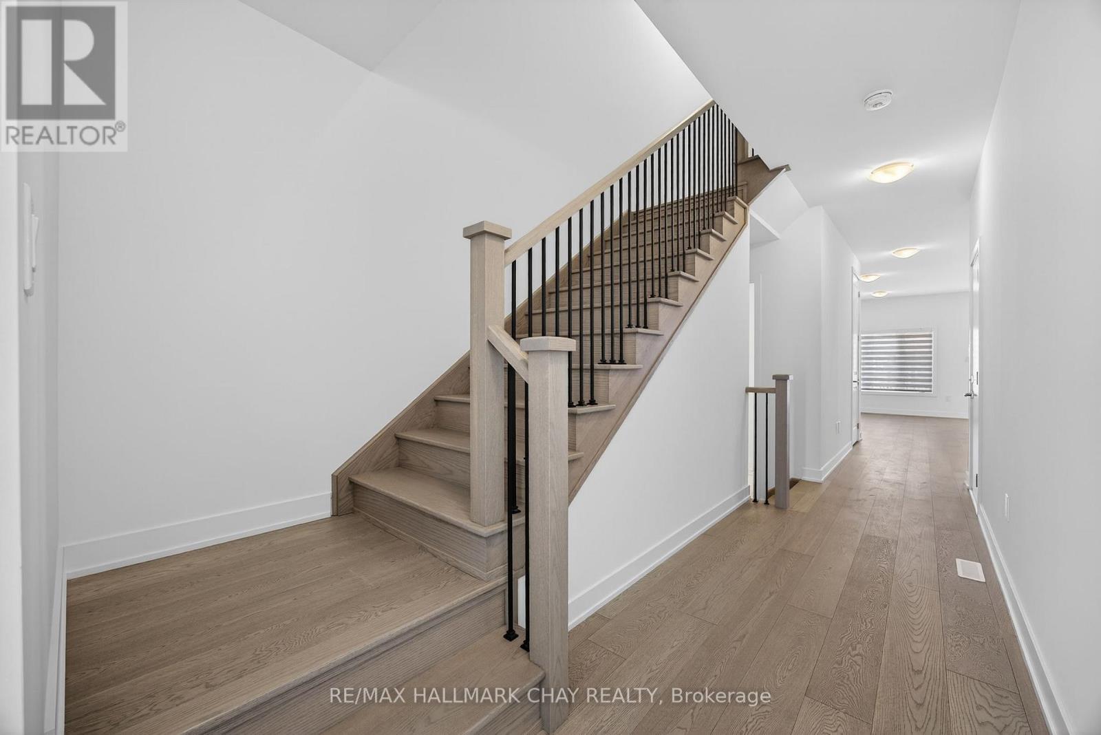 32 Mcaush Street, Barrie, Ontario  L9J 0V6 - Photo 10 - S12715070