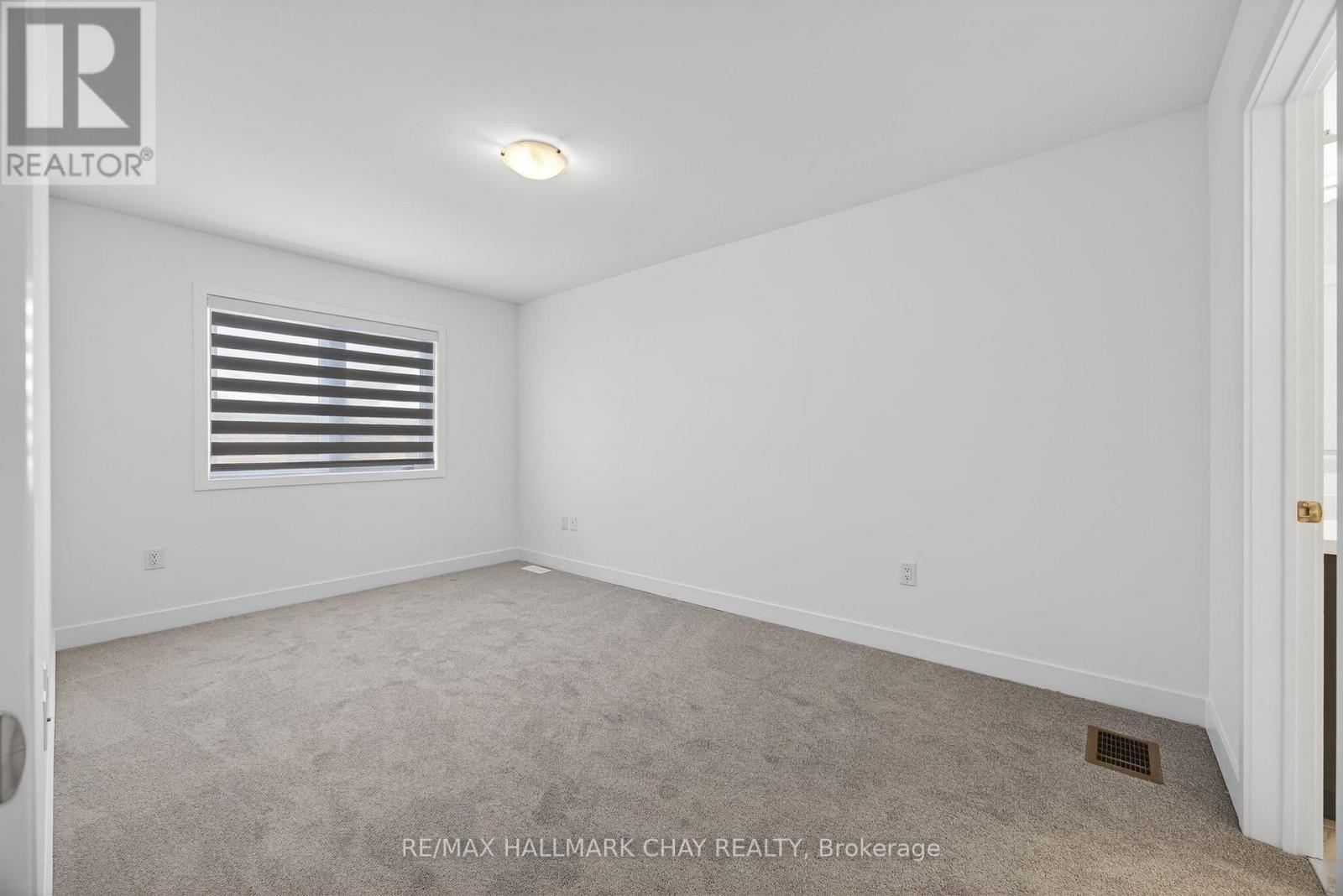 32 Mcaush Street, Barrie, Ontario  L9J 0V6 - Photo 11 - S12715070