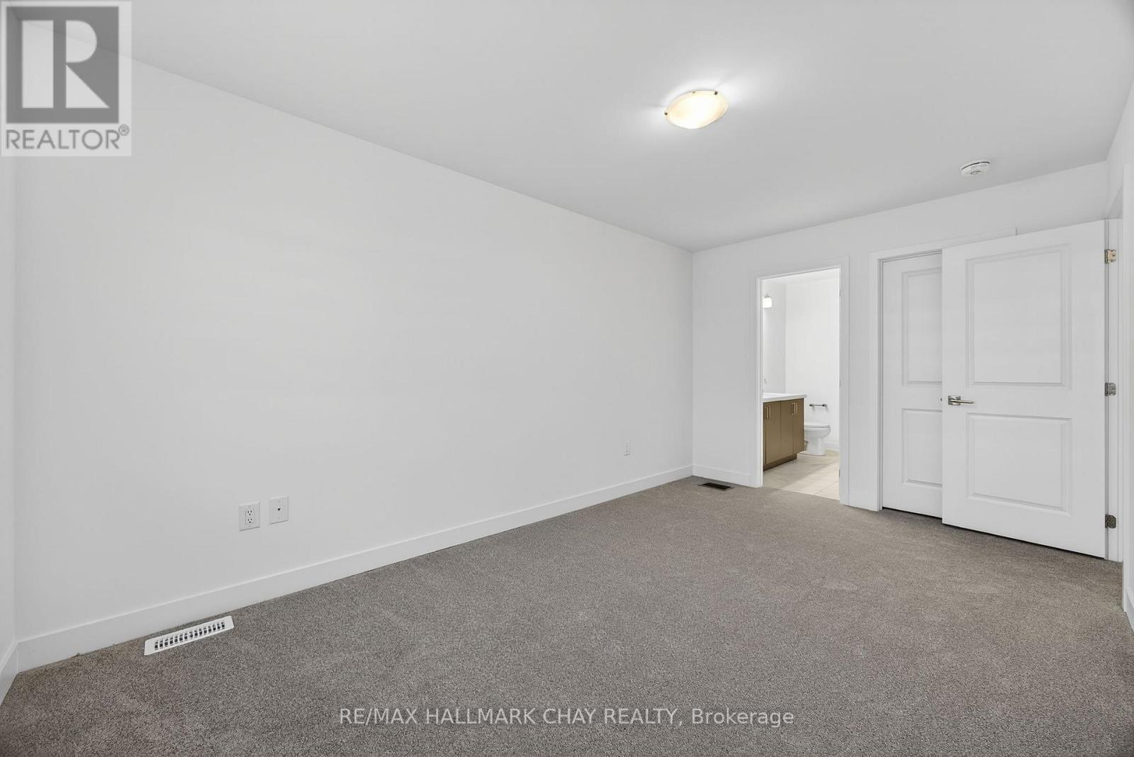 32 Mcaush Street, Barrie, Ontario  L9J 0V6 - Photo 12 - S12715070