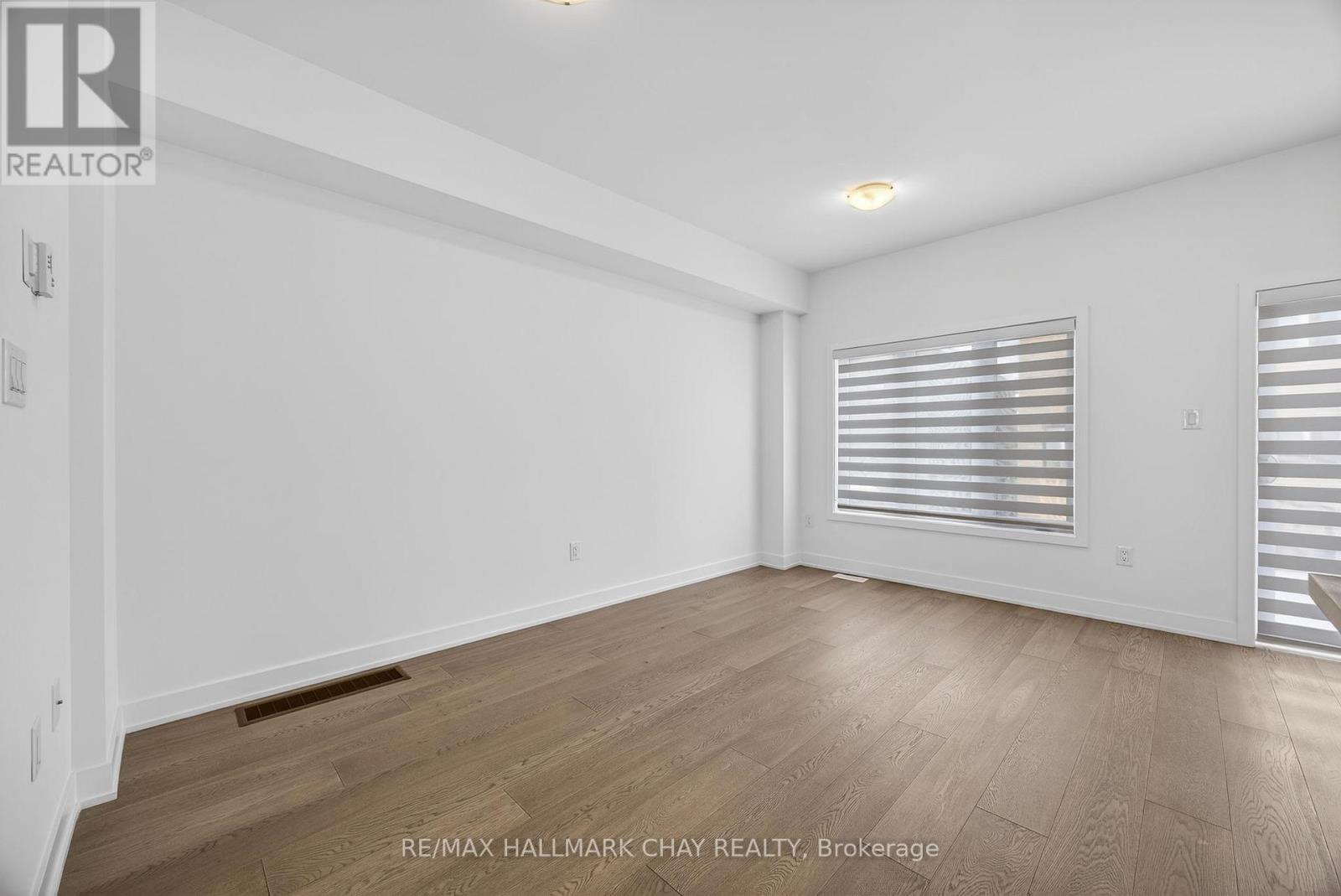 32 Mcaush Street, Barrie, Ontario  L9J 0V6 - Photo 8 - S12715070