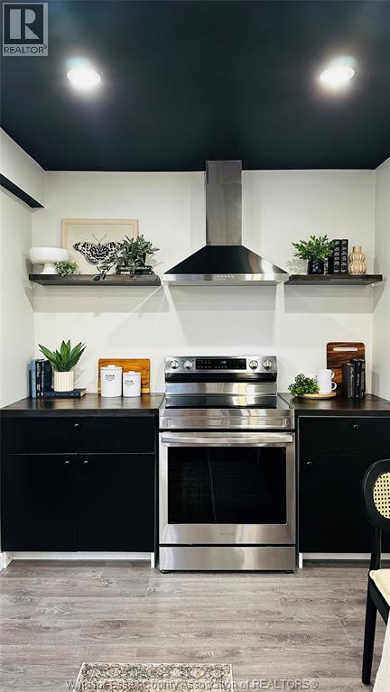 MLS# 26000253: 3519 TECUMSEH ROAD West, Windsor, Canada