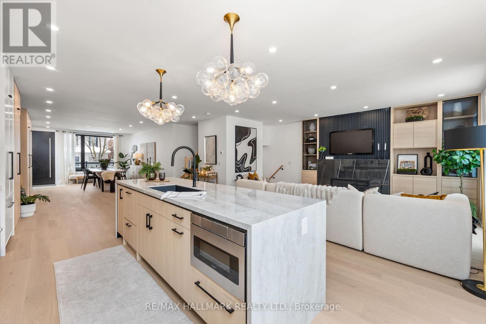 68 Rhodes Avenue, Toronto, Ontario  M4L 2Z9 - Photo 13 - E12712172