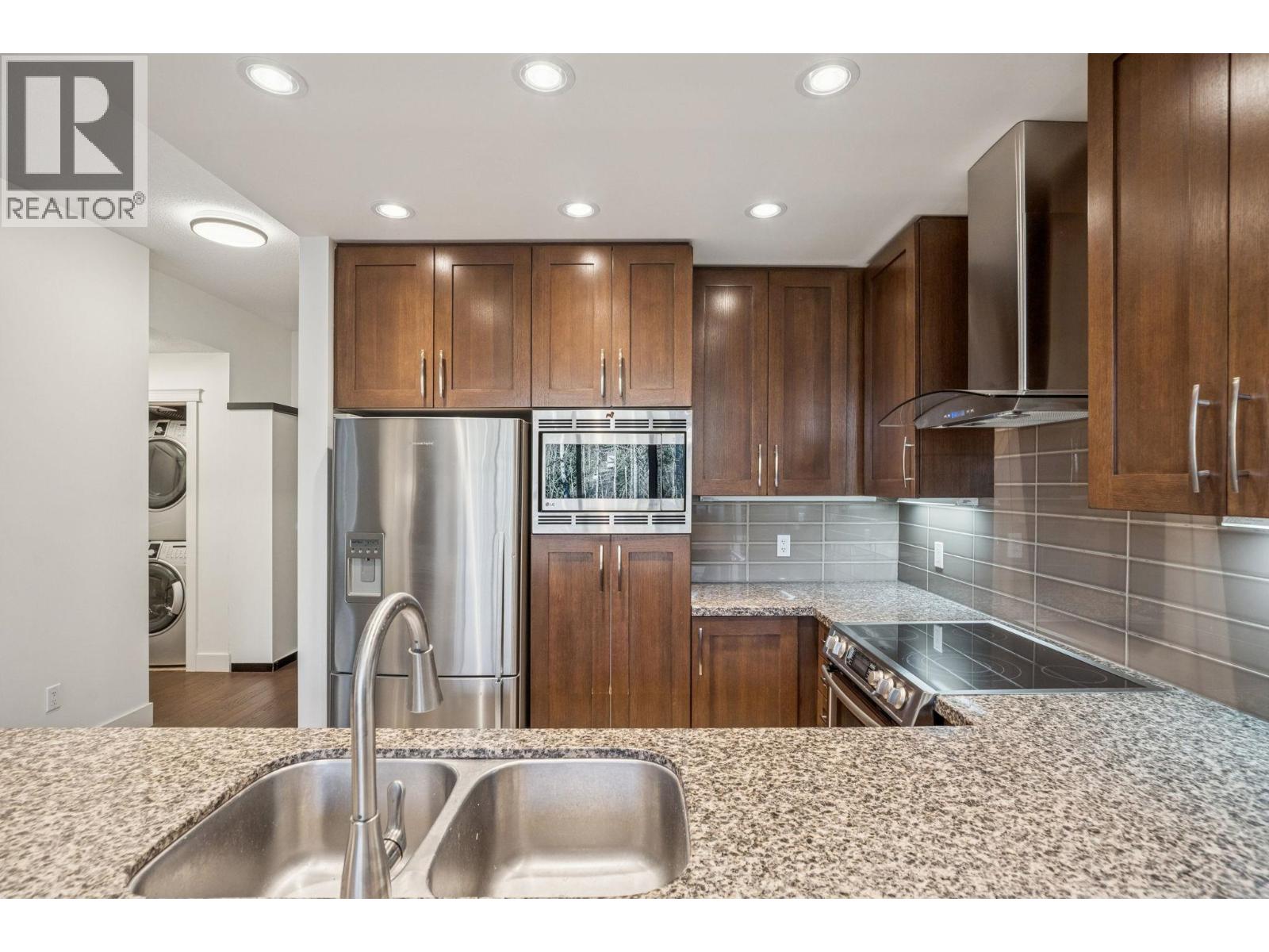 707 1415 Parkway Boulevard, Coquitlam, British Columbia  V3E 0C7 - Photo 9 - R3081055