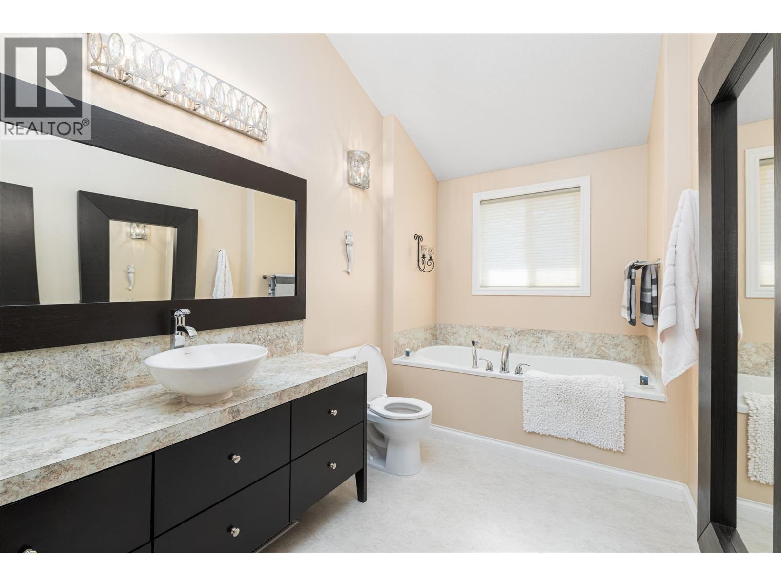 4857 Canyon Lister Road, Canyon, British Columbia  V0B 1C1 - Photo 19 - 10373151