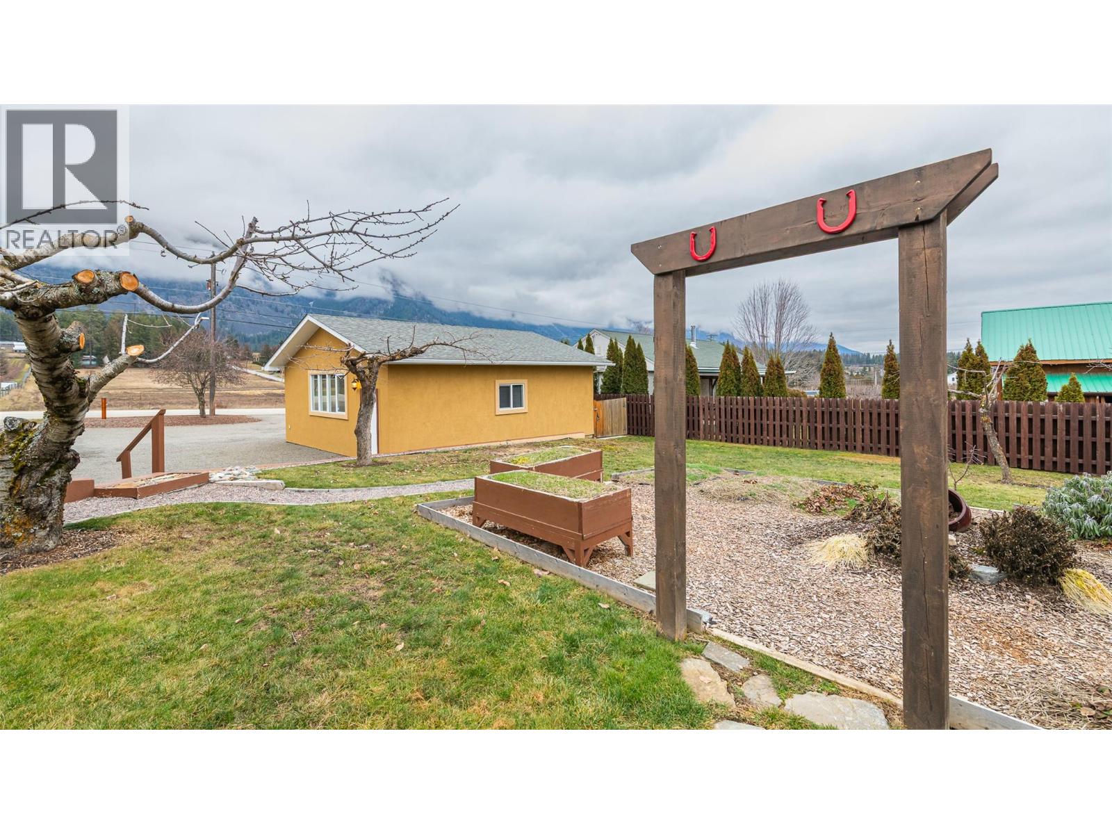 4857 Canyon Lister Road, Canyon, British Columbia  V0B 1C1 - Photo 41 - 10373151