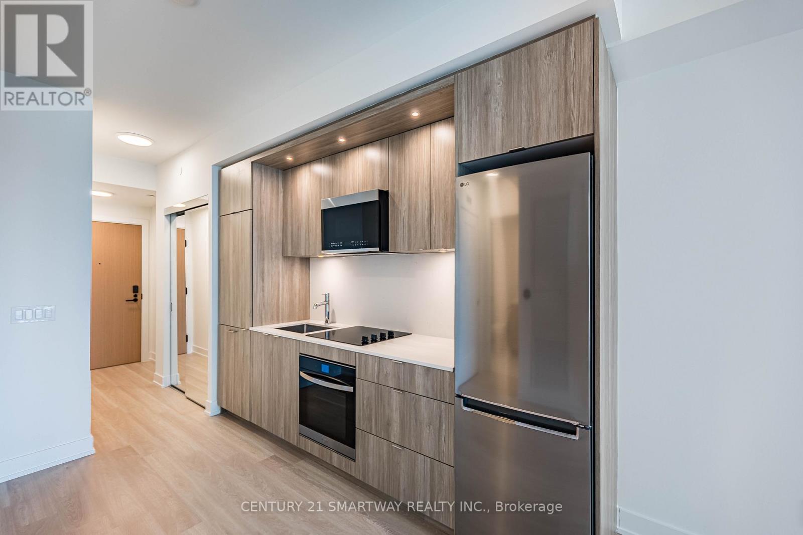 911 - 60 Central Park Roadway, Toronto, Ontario  M9A 0E6 - Photo 19 - W12643052