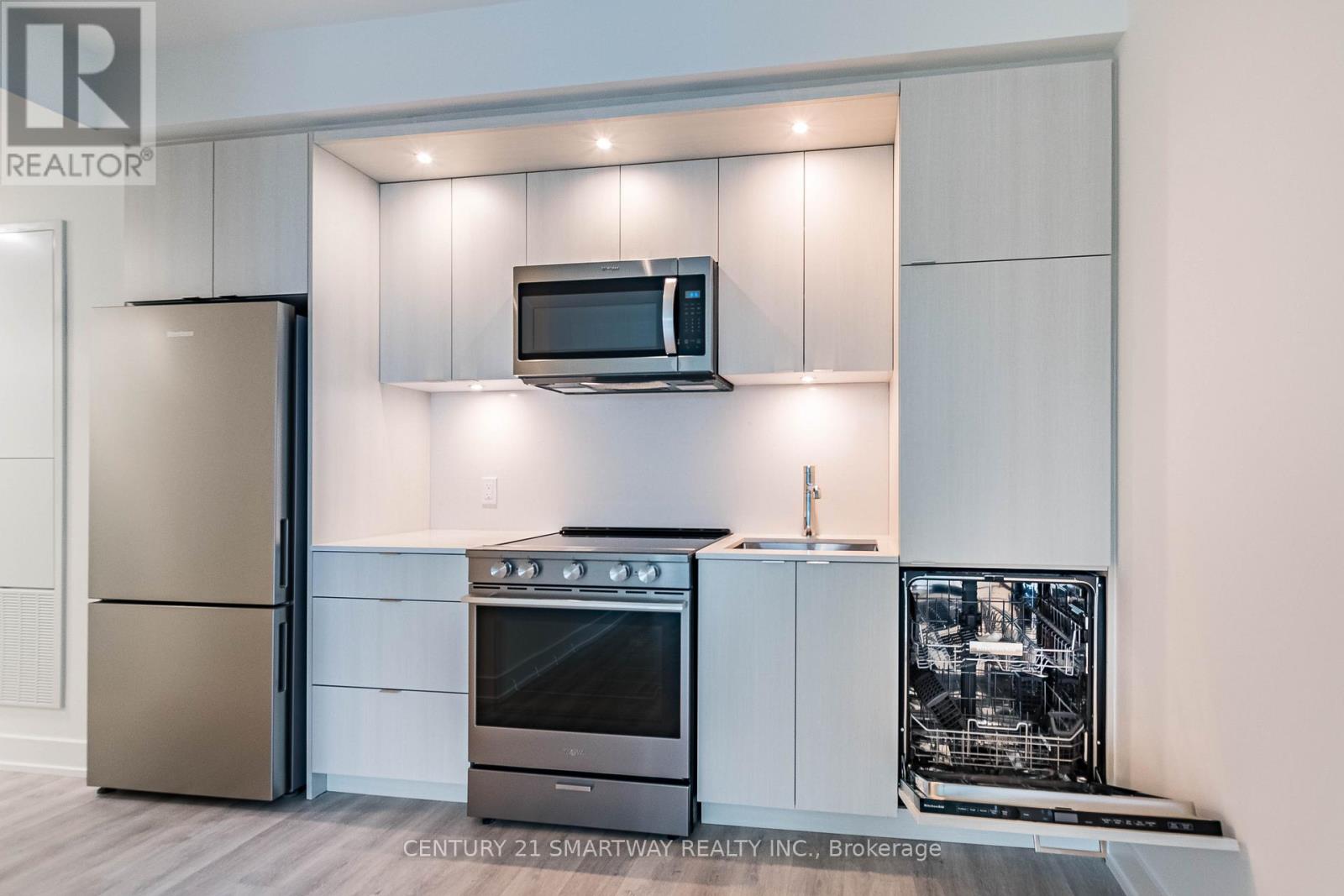 406 - 60 Central Park Roadway, Toronto, Ontario  M9A 0E6 - Photo 12 - W12582670