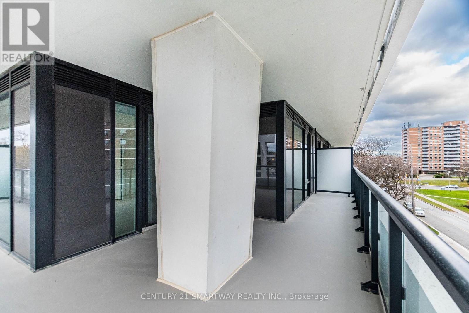 406 - 60 Central Park Roadway, Toronto, Ontario  M9A 0E6 - Photo 32 - W12582670