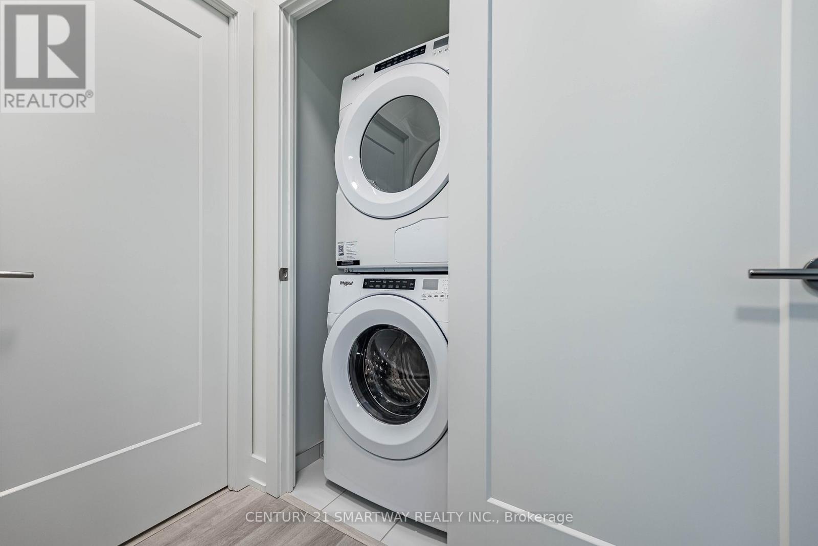 1105 - 60 Central Park Roadway, Toronto, Ontario  M9A 0E6 - Photo 27 - W12646278