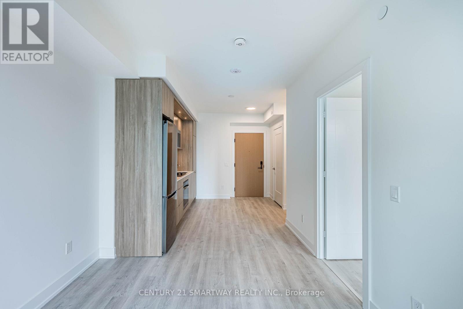 1105 - 60 Central Park Roadway, Toronto, Ontario  M9A 0E6 - Photo 11 - W12646278