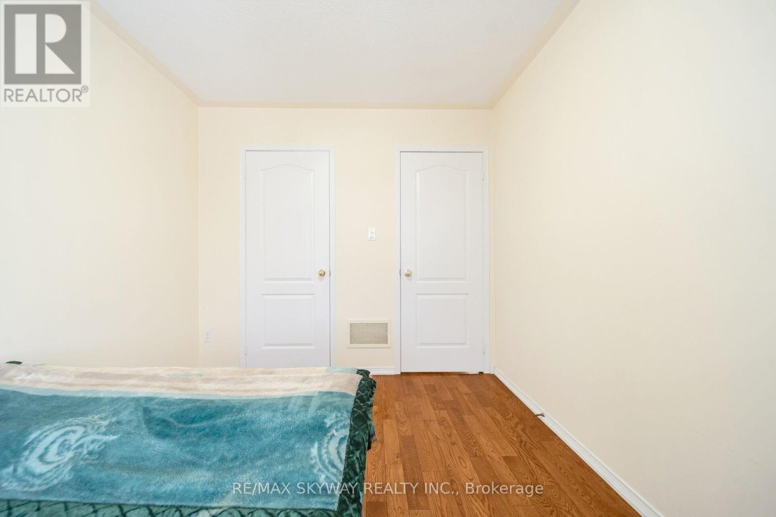 8 Hollingsworth Circle, Brampton, Ontario  L7A 0J7 - Photo 24 - W12715016