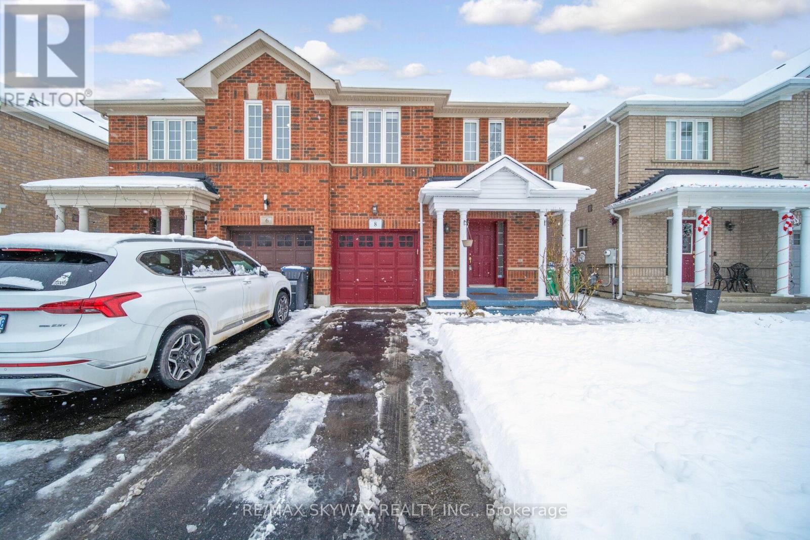 8 Hollingsworth Circle, Brampton, Ontario  L7A 0J7 - Photo 4 - W12715016