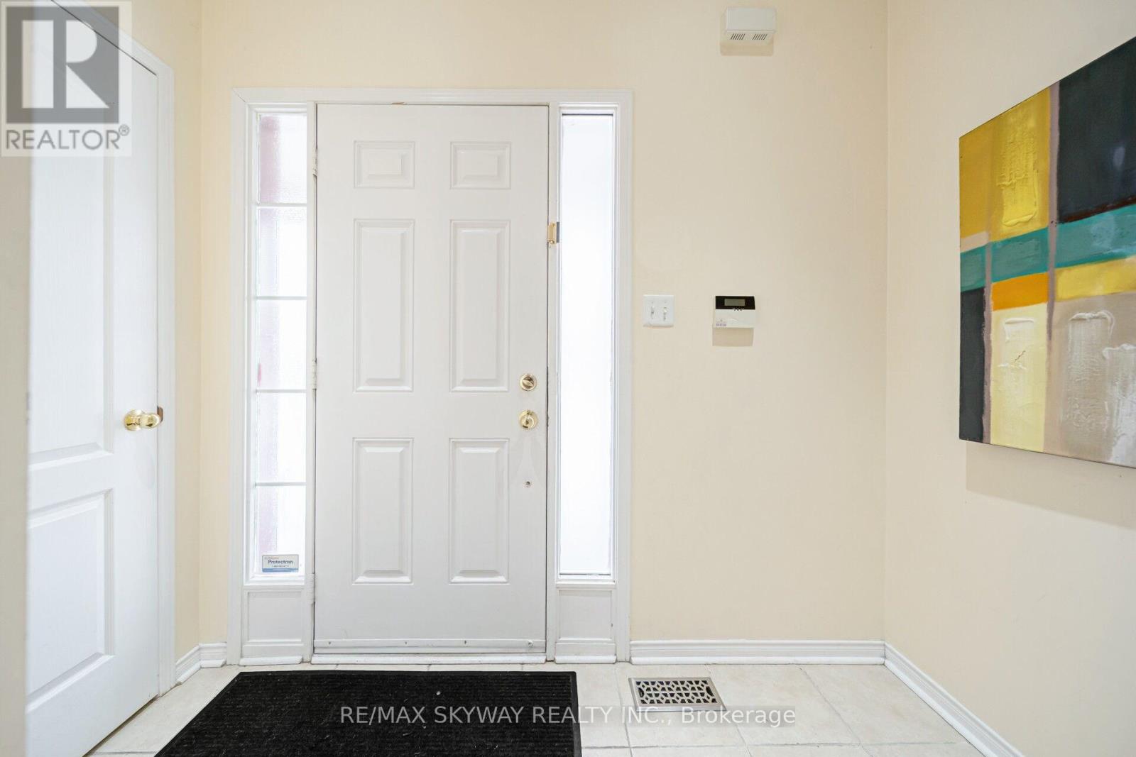 8 Hollingsworth Circle, Brampton, Ontario  L7A 0J7 - Photo 7 - W12715016