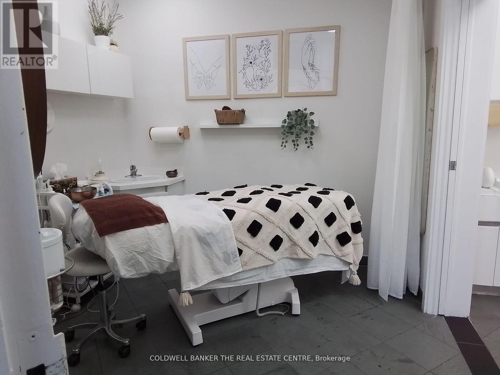 1280 Finch Street, Toronto, Ontario  M3J 3K6 - Photo 11 - W12715022