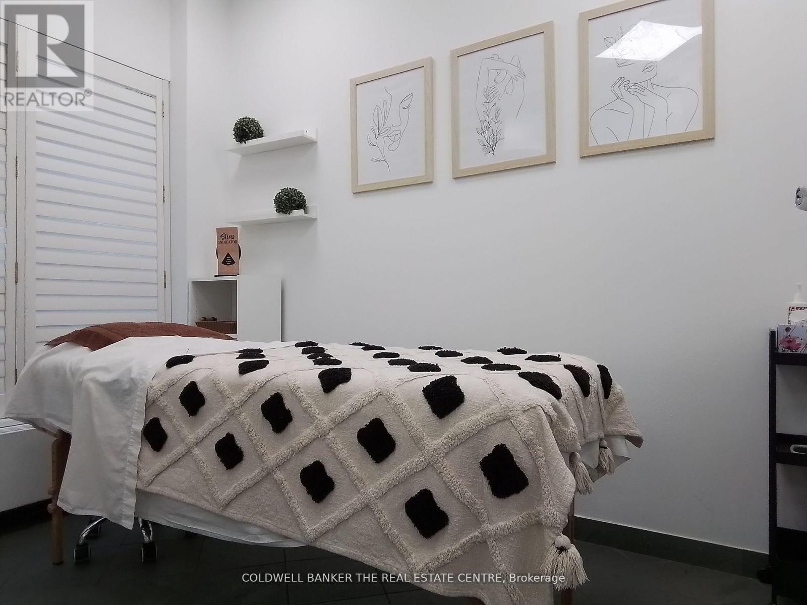 1280 Finch Street, Toronto, Ontario  M3J 3K6 - Photo 5 - W12715022