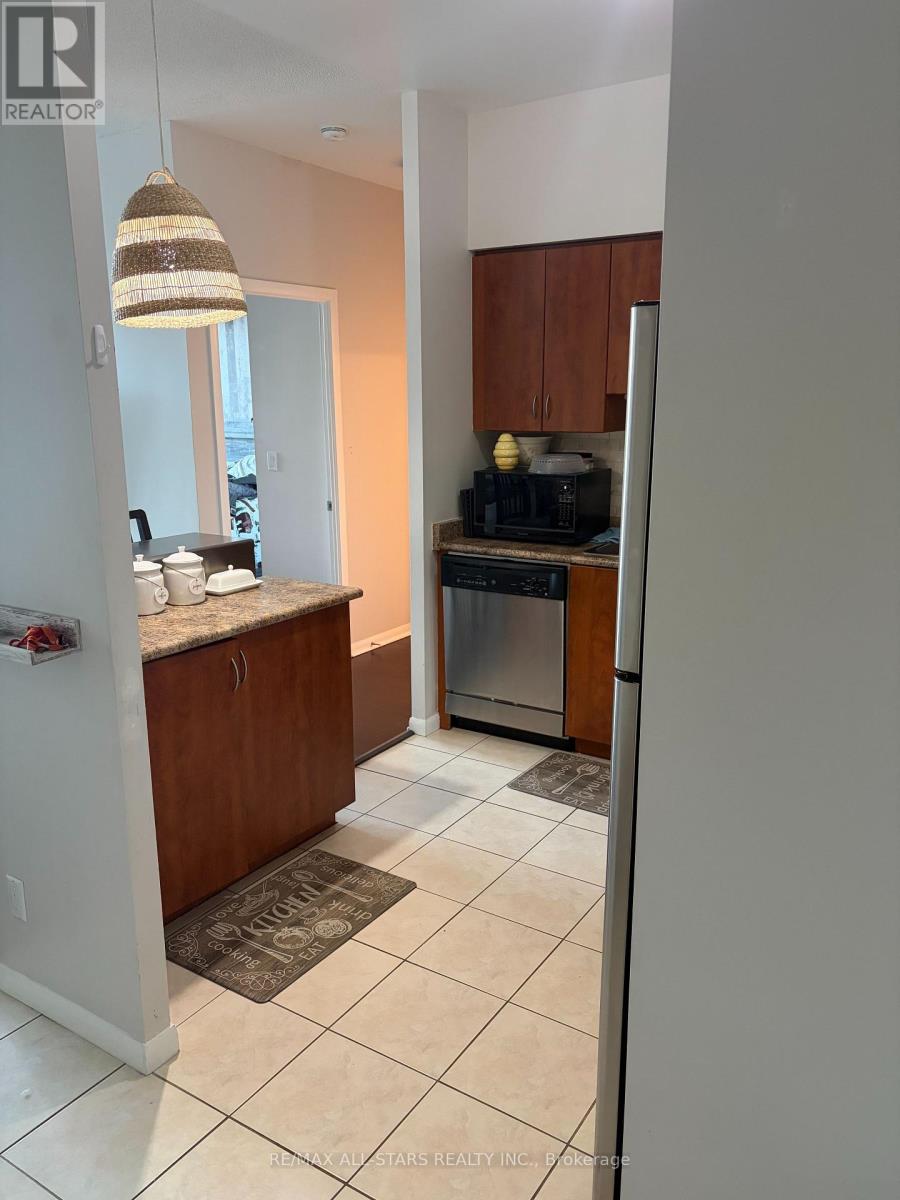 217 - 185 Legion Road N, Toronto, Ontario  M8Y 0A1 - Photo 2 - W12715052