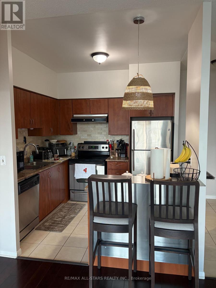 217 - 185 Legion Road N, Toronto, Ontario  M8Y 0A1 - Photo 3 - W12715052